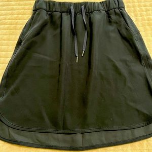 Lululemon black skirt